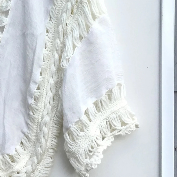 It Girl off white loose peekaboo crocheted hippie blouse. Size Medium. C… - Picture 4 of 8